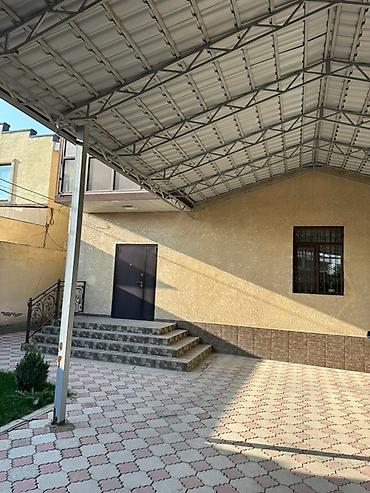 Продажа коттеджей и домов: Просторный двухэтажный дом с ухоженным зеленым участком. - — 10