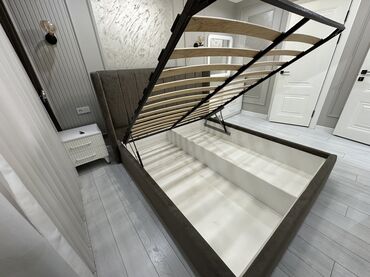 саат бу: Двуспальная кровать, Б/у, С ящиком для хранения, длина - 210 см