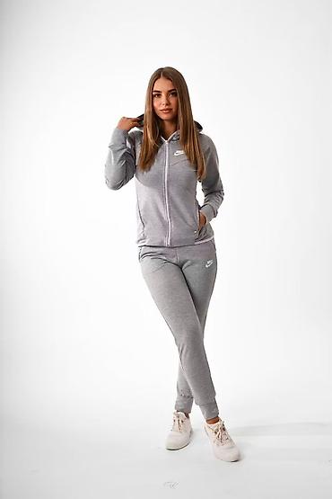 hm bunde: Komplet trenerka 
S M L XL XXL
Cena 3000 dinara — 6