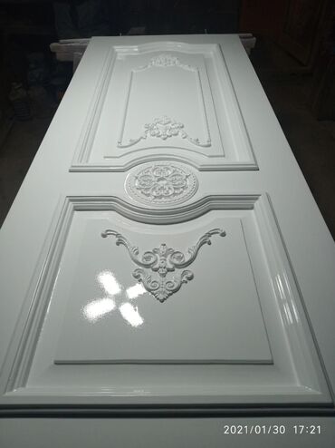 Обшивка лестниц: Лестница двери лучшего качества. звоните — 27