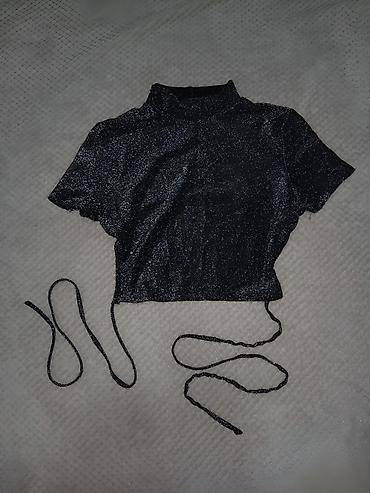 wild things: **Crni svetlucavi crop top sa otvorenim leđima** Efektan ženski crop — 1