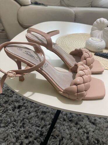 new balance 530 турция: Sandals, Safran, 38