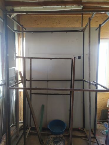 распиловочный стол: Кийим бычуучу үстөл, түсү - Ак