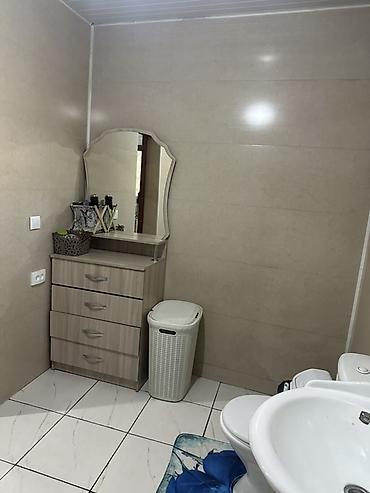 Продажа коттеджей и домов: Продаётся жилой дом 4 соток. Мкр. Учкун г Бишкек 200 метров от — 9