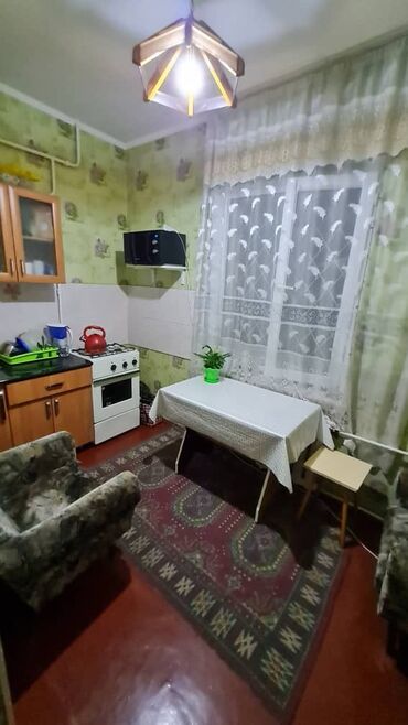 продам 1 комнатную квартиру в бишкеке в Кыргызстан | ПРОДАЖА КВАРТИР: 105 серия, 1 комната, 36 м², С мебелью, Угловая квартира