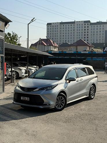santa fe 2010: Toyota Sienna: 2022 г., 2.5 л, Автомат, Гибрид, Минивэн — 1
