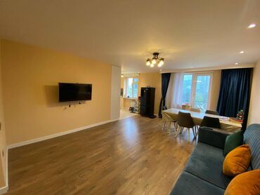 ismayıllı kiraye evler: İcarəyə verilir 4 otaqlı köhnə tikili 122 m², Şah İsmayıl Xətai m