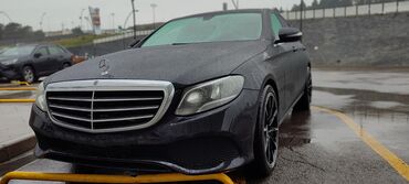 Mercedes-Benz: Mercedes-Benz E 200: 2 l | 2018 il Sedan — 2