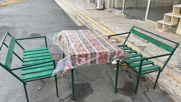 stul dəsti: Açılmayan, Kvadrat masa, 2 stul