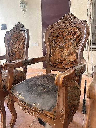 divan kafe: Klassik taxta dəst – qiyməti 250 manat - Tərkib: 1 ədəd üçnəfərlik — 2