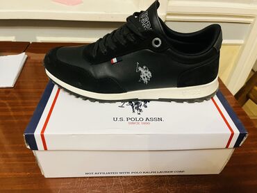 eqa shoes qara qarayev: USPA Polo
3 defe qeyilib. Razmer duz qelmir.
42 razmerdi