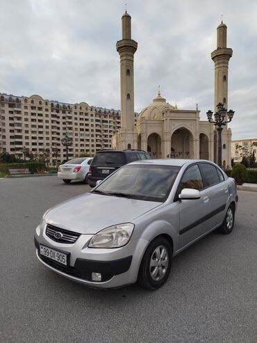 Kia: Kia Pride: 1.5 l | 2008 il Sedan