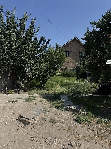 Продажа коттеджей и домов: 🏡 **СРОЧНО ПРОДАЁТСЯ УГЛОВОЙ ДОМ!** 📍 Бишкек, ж/м Ак-Босого\ 🌳 — 3