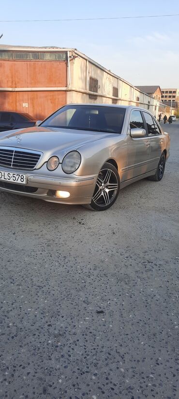 mersedes maşınları: Mercedes-Benz 220: 2.2 l | 2001 il Sedan