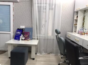 Salon, tibbi mebel dəsti: Razılaşma yolu ilə satılır marağlanan Zeng eliyib ya da yazıb
