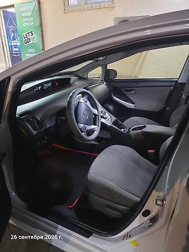 айон плагин: Toyota Prius: 2014 г., 1.8 л, Вариатор, Гибрид, Лифтбек — 10