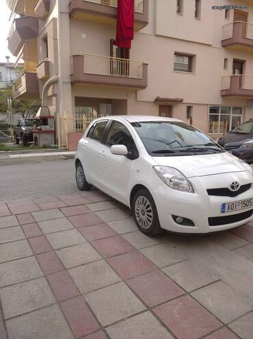 Toyota: Toyota Yaris: 1.3 l. | 2011 έ. Χάτσμπακ — 3