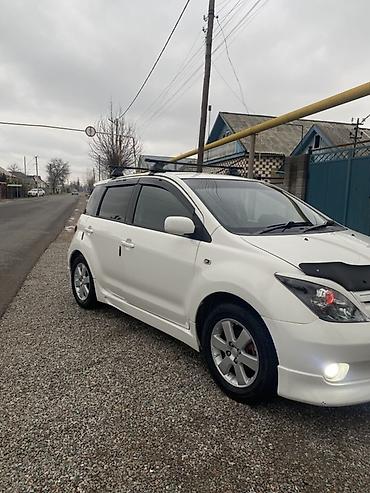 Другие автомобили: Компактный пятидверный хэтчбек в белом цвете. Основные особенности — 13