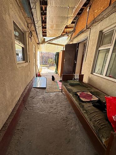 Продажа коттеджей и домов: Продается пол дома в Рабочем городке пер. Яблочный. Дом 1970г at lalafo.kg — 8 Продажа коттеджей и домов: Продается пол дома в Рабочем городке пер. Яблочный. Дом 1970г — 8