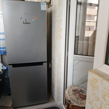 2 qapılı Indesit Soyuducu Satılır, rəng - Gümüşü
