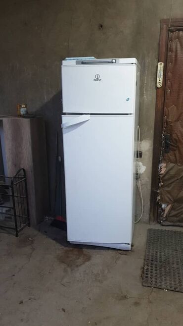 холодильники indesit: Муздаткыч Indesit, Колдонулган, Эки камералуу, 90 * 160 * 80