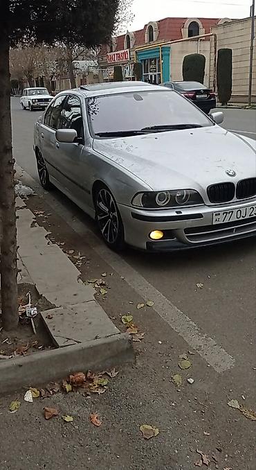 mercedes 180 b: BMW 5 Series E39 sedan – gümüşü rəng. - Kuzov: 4 qapı, M-Style ön-arka — 2