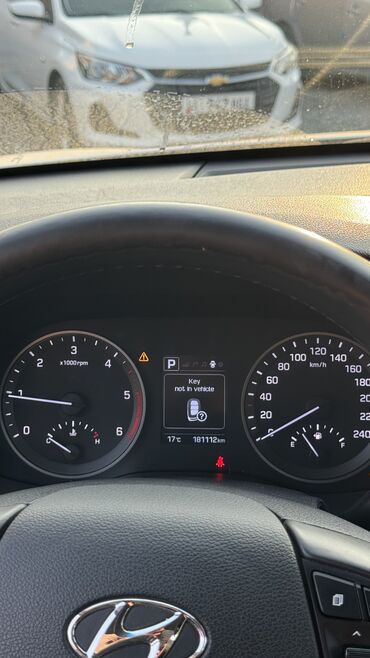 Hyundai: Hyundai Tucson: 2016 г., 2 л, Автомат, Дизель, Кроссовер at lalafo.kg — 8 Hyundai: Hyundai Tucson: 2016 г., 2 л, Автомат, Дизель, Кроссовер — 8