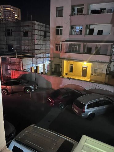 Uzunmüddətli kirayə mənzillər: Xətai rayonu Əhmədli metrosu 3 otaqlı. Mərtəbə 17/2 Otaq sayı-3 Ümumi — 26