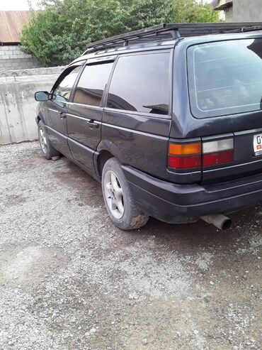 Volkswagen: Volkswagen Passat Variant: 1993 г., 1.8 л, Механика, Бензин, Универсал