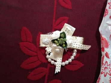 Svadbena oprema: Cvetna traka za kosu sa velom, idealna za posebne prilike. Traka je — 43