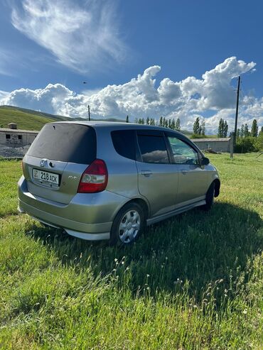 табуретка на фит: Honda Fit: 2004 г., 1.3 л, Вариатор, Бензин