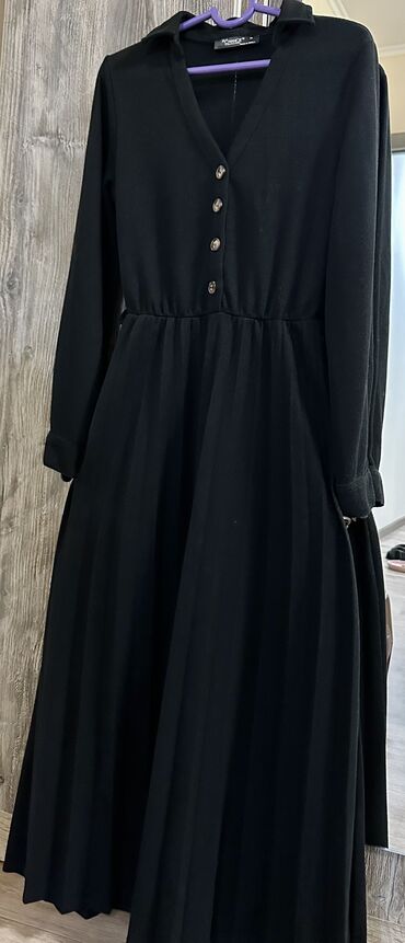 платье черное: Повседневное платье, Турция, Осень-весна, Длинная модель, Трикотаж, Трапеция, M (EU 38)