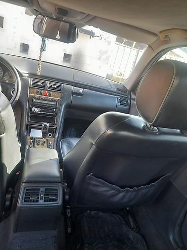 Mercedes-Benz: Mercedes-Benz E-Class: 2 l | 2000 il Sedan — 8