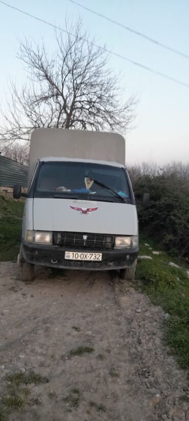 4 qapili niva satilir: QAZ GAZel 3302: 2.4 l | 1998 il | 42523 km Sedan