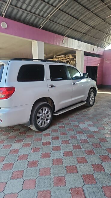 куплю в рассрочку авто: Toyota Sequoia 2008 год Американец Комплектация platinum Цвет: Белый