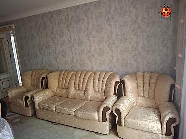Klassik üslublu yumşaq mebel dəsti Divan kreslo 110 manat.Divan