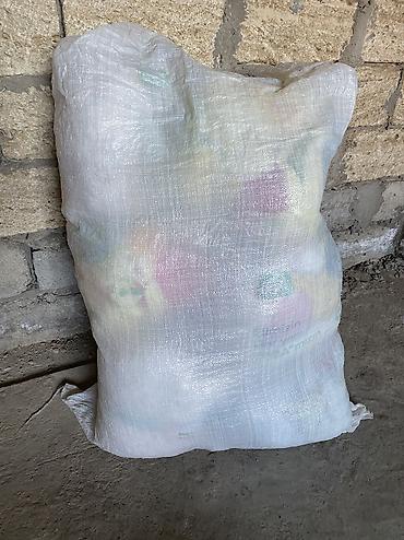 qum torbası: Polietilen satilir. 20 kq polietilen var 
Whtsp var — 1