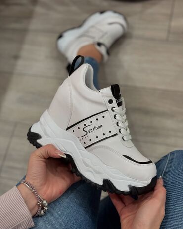 Gležnjače: Gležnjače, 38 — 2