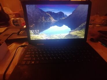 Modemlər və şəbəkə avadanlıqları: HP noutbuk Prosessor: Intel Core i7-7500U, 2.70–2.90 GHz -Daxili