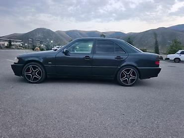 Mercedes-Benz: Mercedes-Benz C 240: 2.4 l | 1999 il Sedan — 2