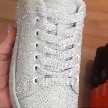 Women's Sneakers and athletic shoes: Alexander McQueen, 38, bоја - Bela — 5