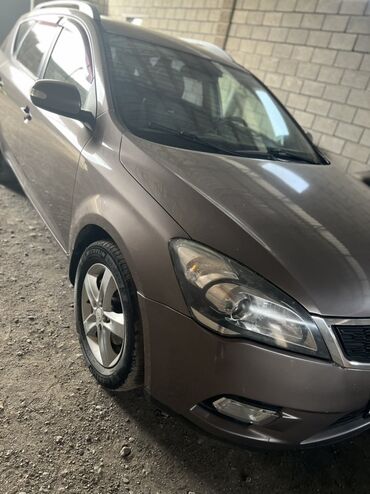 фары на опель вектра б: Автомобиль Kia Ceed в кузове универсал коричневого цвета. Оснащен