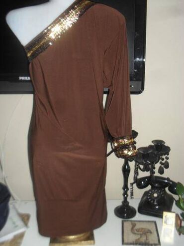 kik ženski prsluci: BRAON NA JEDNO RAME Prelepa haljina, lagana, nova Grudi do 100cm