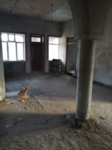 Köhnə tikili: Obyekt: Köhnə üslubda, geniş otaqlara və böyük pəncərələrə malik — 5