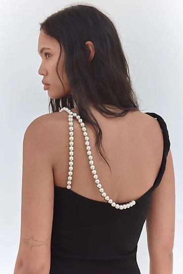 Matraslar: ZARA metal muncuqlu asqısı olan bluz L razmerdir ama dar kalıpdır ona — 16