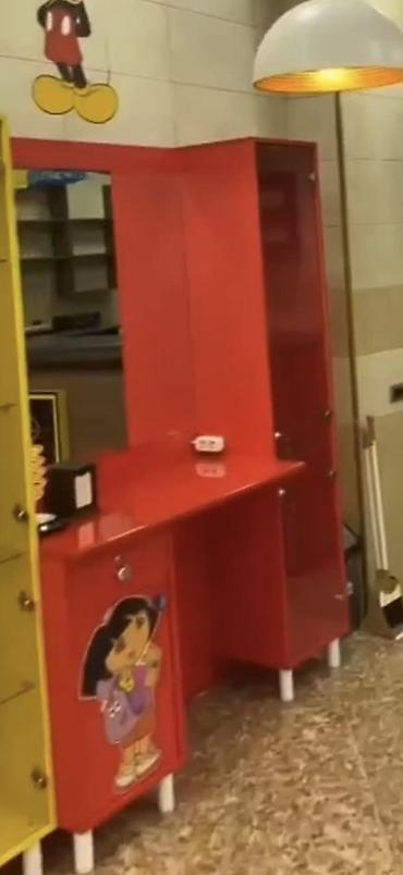 Uşaq masaları: Oğlan və qız üçün, İşlənmiş, Siyirməli, Yazı masası, Stulsuz — 1