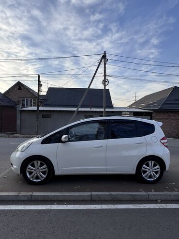 Honda: Honda Jazz: 2009 г., 1.4 л, Робот, Хэтчбэк at lalafo.kg — 5 Honda: Honda Jazz: 2009 г., 1.4 л, Робот, Хэтчбэк — 5