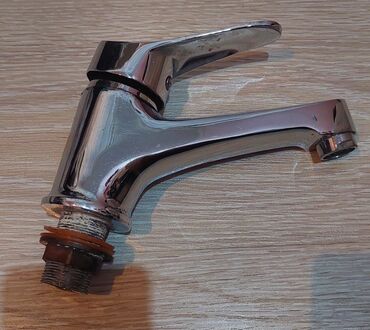 Su qızdırıcı kranlar: Smistitellər. Mətbəx, hamam, axtafa, moydadır, tulpan, djakuzi üçün 5 — 9