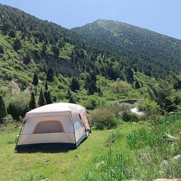 Палатки: Продаю палатки для похода размер 210 от 6 -до12 человек вмещается