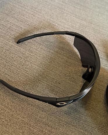 oakley: Gün eynəyi, Yeni — 2